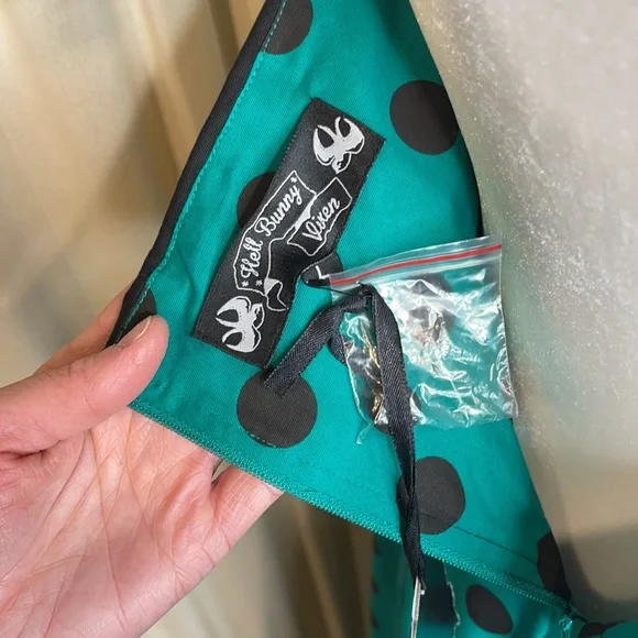 🎉HP🎉NWT- HELL BUNNY VIXEN GREEN & BLACK HALTER PINUP DRESS SIZE LARGE - Picture 13 of 15